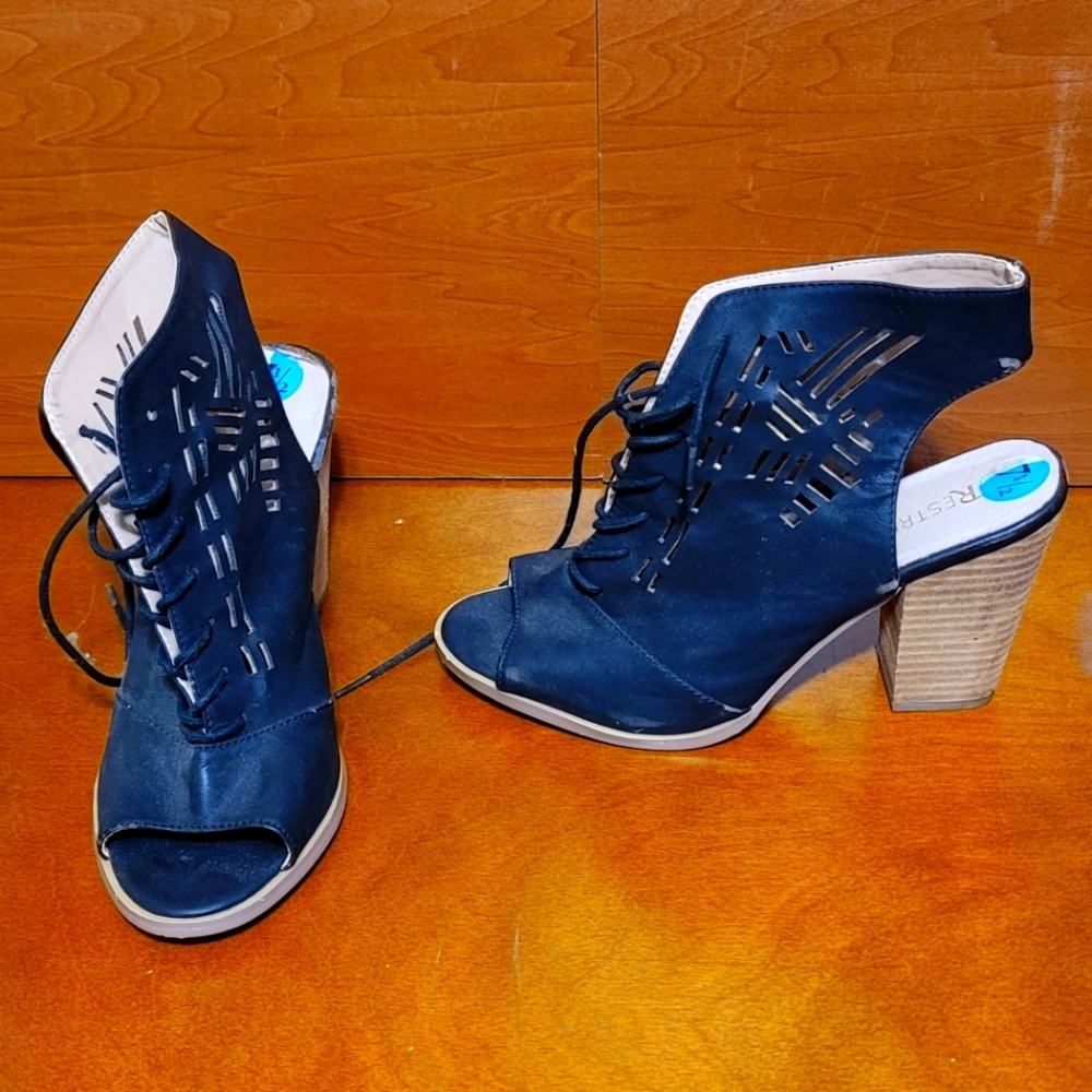 Restricted shies size 7.5